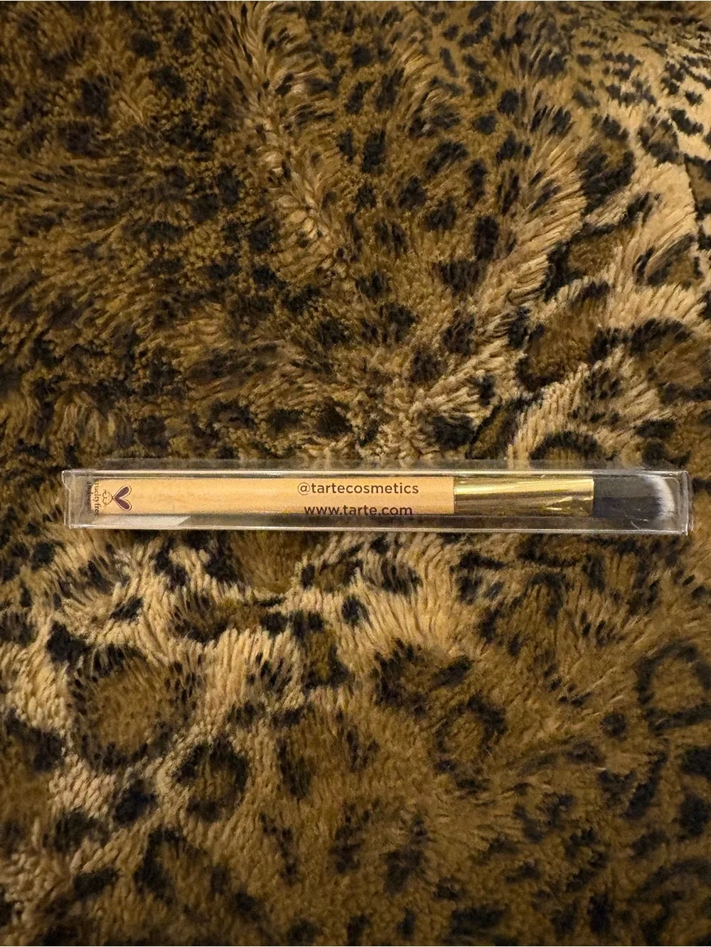 Tarte Concealer Paw Brush — Natural Bamboo Handle